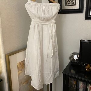 Scoop strapless white dress
